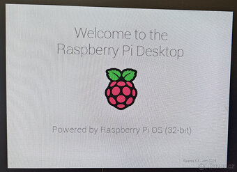 Raspberry Pi 3 Model B v1.2 - krabicka - zdroj - 8GB SD - 14