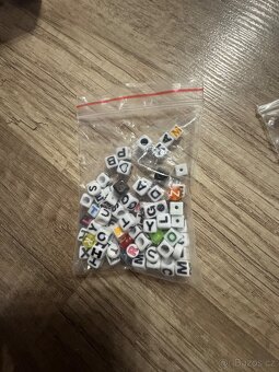 Korálky, náhrdelník, náramky - 14