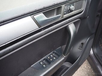 Volkswagen Touareg 3.0 V6 TDI - 14