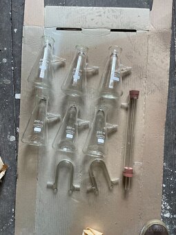 Laboratorní sklo - různé Československé, nové - 14