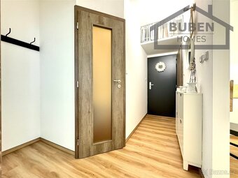 Vybavený byt 2+1 (60 m2) s lodžií  po rekonstrukci s garáží  - 14