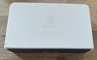 Nintendo Switch OLED s příslušenstvím - 14