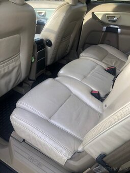 Volvo XC90 2,4 D5 AWD 136kw - 14