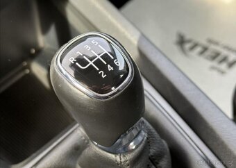 Škoda Octavia TSI 81kW Active 22tKm benzín manuál 81 kw - 14