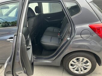 HYUNDAI iX20 1.4i 66 KW 1.MAJITEL PARK.S.VYHŘ.SEDADLA+VOLANT - 14