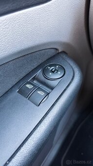 Ford Focus kombi 2010, 1.6. benzín, TOP stav - 14