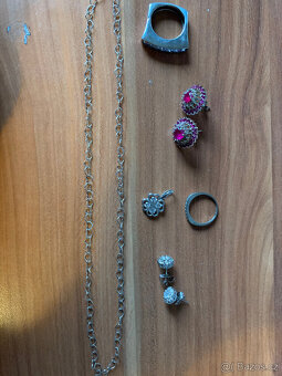 Sbírka bižuterie se Swarovski + stříbrné šperky, dětské náuš - 14