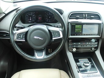Jaguar F-Pace 2,0 25t 184kW AWD Prestige 16V 25t 2.0Ti4 Pres - 14