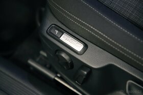 VW Passat B8 2.0TDI 110kW DSG Matrix LED Úhel Kamera ACC - 14