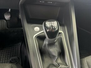 Volkswagen Golf 8 1.0 TSI 81 kW,1.MAJITEL,ČR,SERVISKA - 14