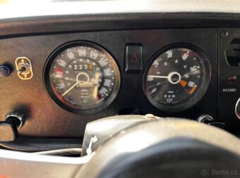 Triumph Spitfire 1300 MK IV Soft Top z roku 1972 - 14