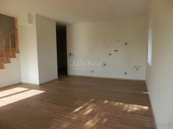 Prodej bytu 4+kk - 103 m2, zahrádka 70 m2 Stehelčeves - 14