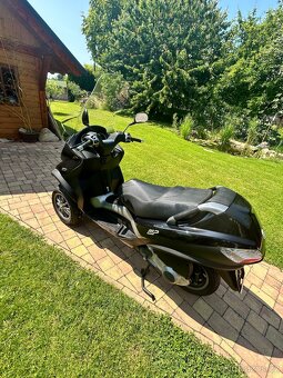 Piaggio MP3 250ie - 14