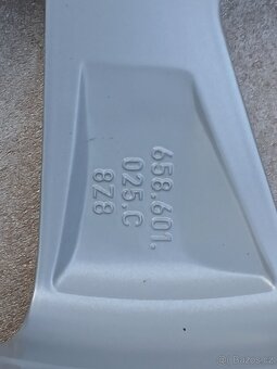 Pěkná zimní orig alu kola Škoda Kamiq 205/55/17 8mm - 14