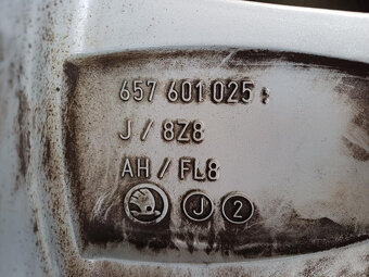 Zimní pneu Škoda Kamiq Scala 195 60 16 Bridgestone - 14