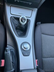 BMW Řada 3, 320i 110kW Navi-Panorama-Serviska - 14