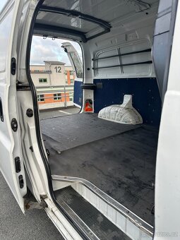 HYUNDAI H1 2.5 TDi 103kW / 3 místa / 197.000 KM / CENTRAL / - 14