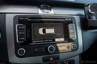 Volkswagen Passat B7 Combi 2.0 TDI DSG - 14