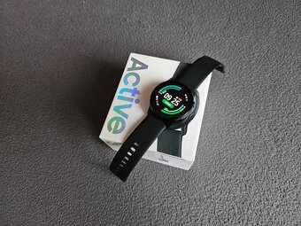 Chytré hodinky Samsung Galaxy Watch Active40mm černé krásné - 14