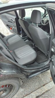 Fiat Punto 1.2 benzín - 14