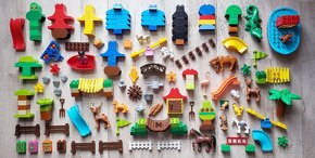 DUPLO AUTA,stroje,bagr,traktor, figurky,stavby, kostky,desky - 14