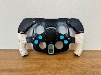 F1 volant na Logitech - 14