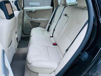 Volvo XC60 2.4 D5 4x4 5VÁLEC MANUÁL VÝHŘEV KAMERA TAŽNÉ - 14