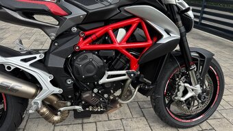 MV Agusta Brutale 800,nové pneu,mnoho doplňků,TOP STAV,ČR - 14