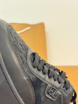 CHRISTIAN LOUBOUTIN - 14
