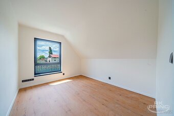 Prodej rodinný dům 4+kk, na pozemku 248 m2, Chrášťany, Český - 14