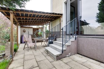 Pronájem rodinného domu 4+1, 140m² terasa, garáž, sklep - Pr - 14
