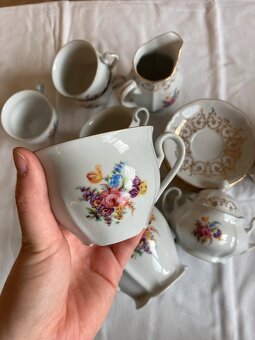 Porcelánová sada s květinami - 14