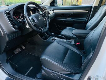 Mitsubishi Outlander 2.2D 4x4 AUT KAM VÝHŘEV TAŽNÉ SERVISKA - 14