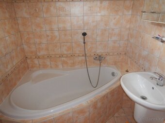 Rodinný dům 4+1 se zahradou o rozloze 2200 m² – Šidlov - 14