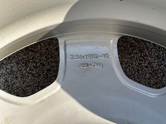 Kola Bentley R19 - 14