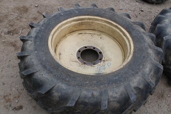 Zetor 12011 16145 zadní kola 18.9-34 vzorek 70% 12 pláten - 14