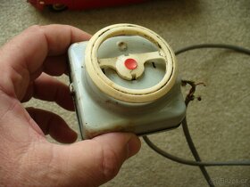 Stare-sberatel auto na kabel-bateriove ovladani-TATRA-603 - 14