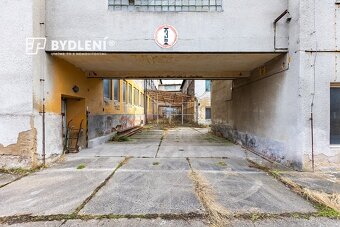 Prodej průmyslového areálu 11 341m² - 14