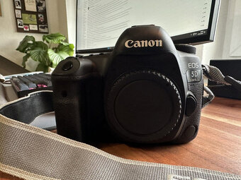 Tělo Canon EOS 5D Mark IV černé, TOP stav - bez závěrky 3000 - 14