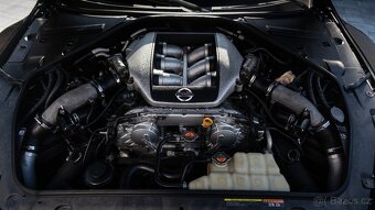 Nissan GT-R - 14