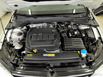 Volkswagen Golf VIII 2,0 TDi DSG - 14