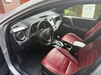 Toyota RAV4 Hybrid, 2,5  e-CVT 145 kW AWD Selection - 14
