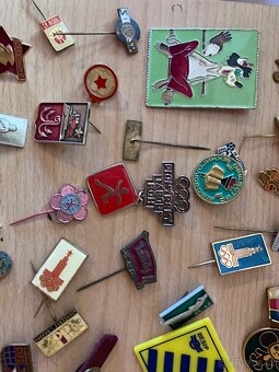 Různé druhy odznaků - 14