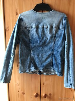 Svetry různých značek a střihů - 14