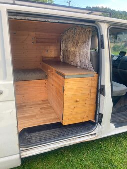 Volkswagen T5 obytný transportér – svoboda na čtyřech kolech - 14