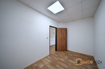 Pronájem kanceláře 159 m² - 14
