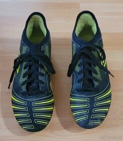 pánské kopačky zn.Adidas vel.42 a sálovky zn.Umbro vel.42,5 - 14