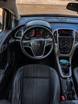 Opel Astra J Sports Tourer ve verzi 1.4 Turbo. - 14