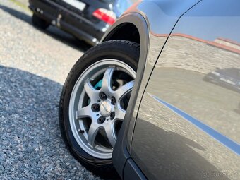 Honda Civic 1.4i 61kw klima-DVD-2006 super stav - 14