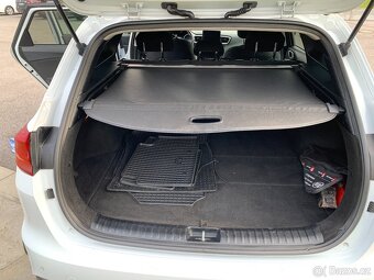 Kia Ceed SW CD 1,6 CRDi 2019 Exclusive Automat 1.majitel - 14